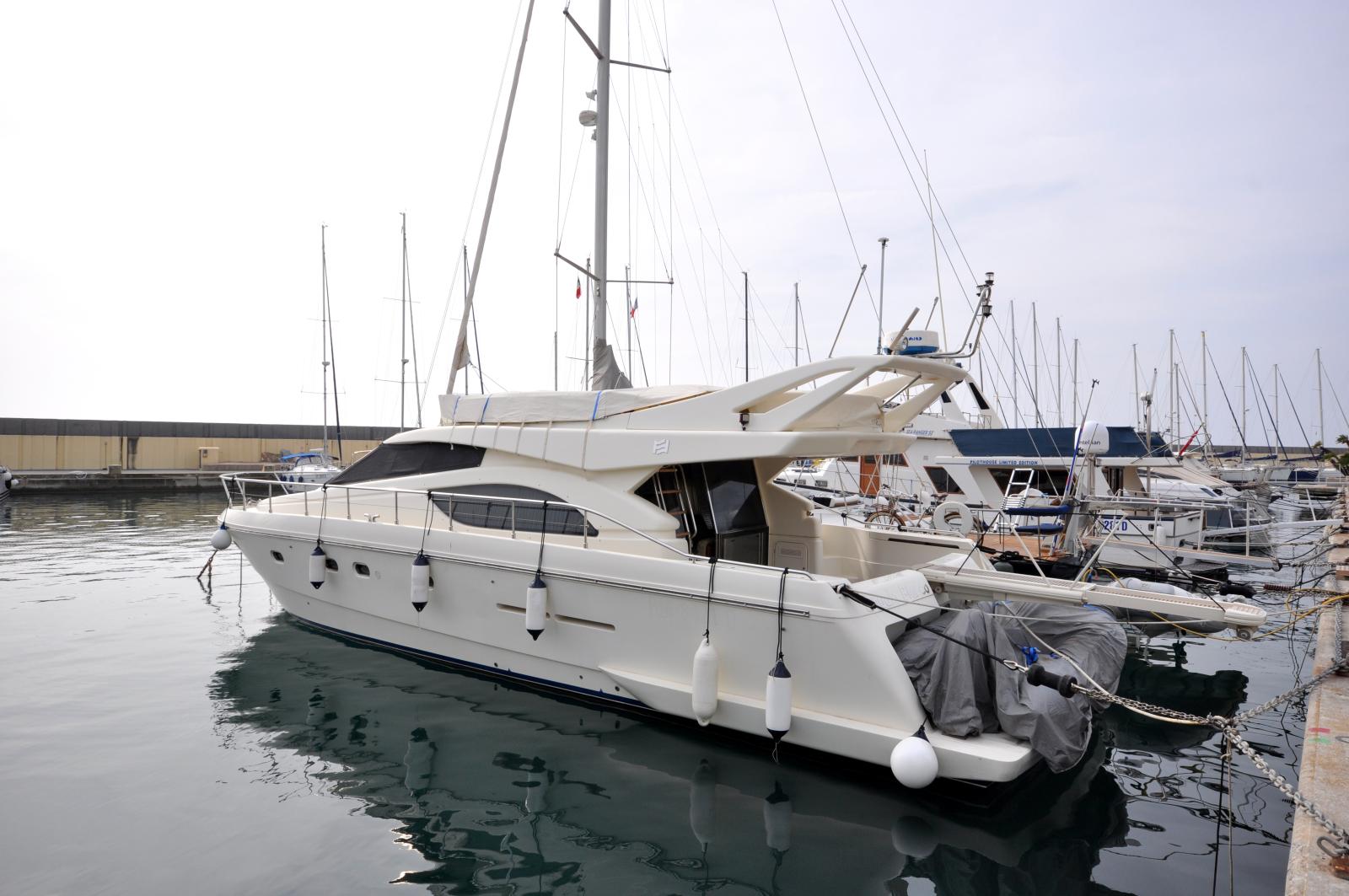 FERRETTI 53